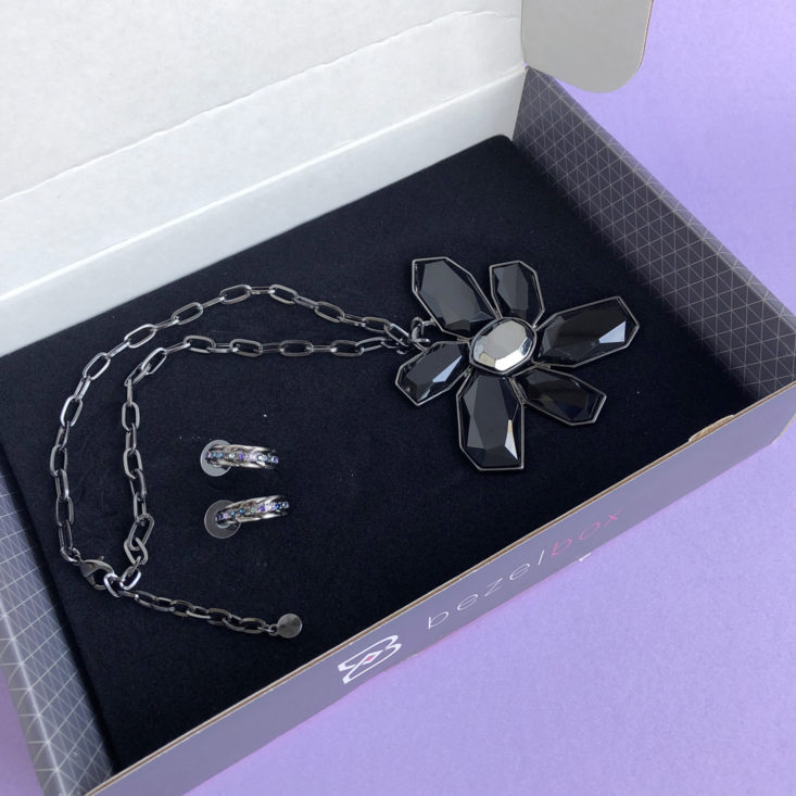 Bezel Box Mini November 2017 - Box open showing jewelry inside