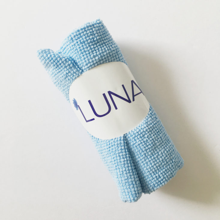 Luna Cleansing Cloth in Buddhibox Yoga January 2018