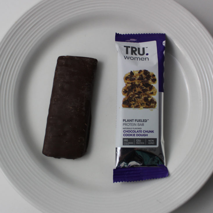 Tru Women Plant Fueled Protein Bar in Chocolate Chunk Cookie Dough 
