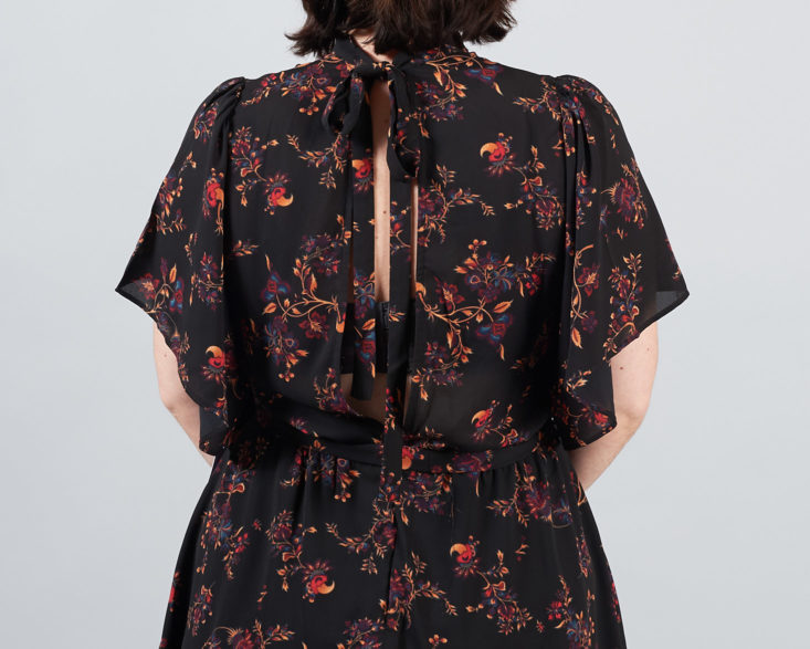 keyhole back on goldentote dress