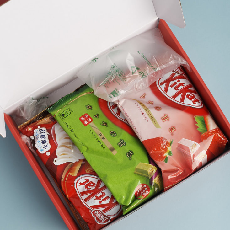a look inside My Japan Box KitKat