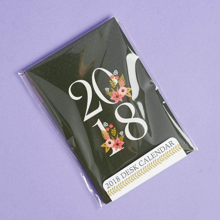 desktop calendar in package