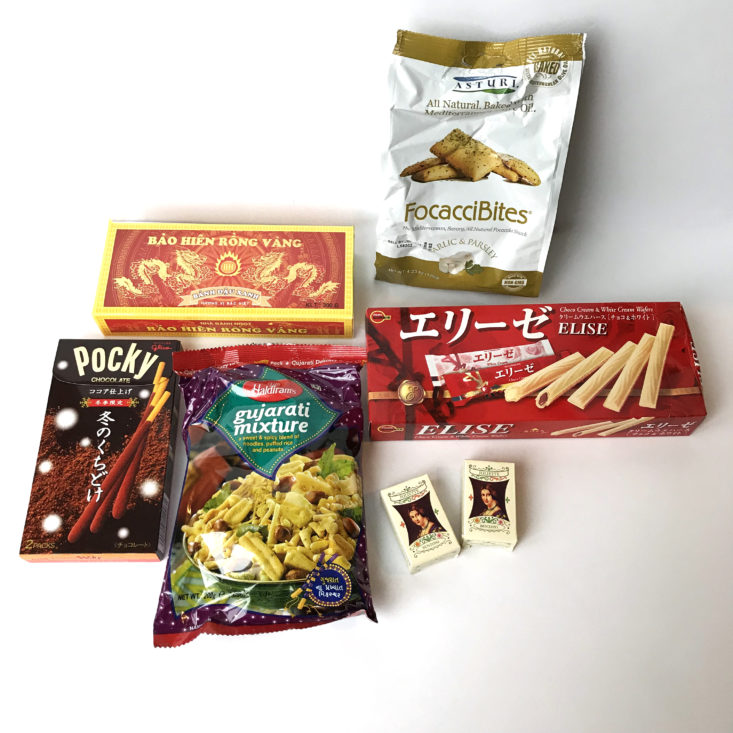 TopMunch Cultural Snack Box December 2017 - Box Contents