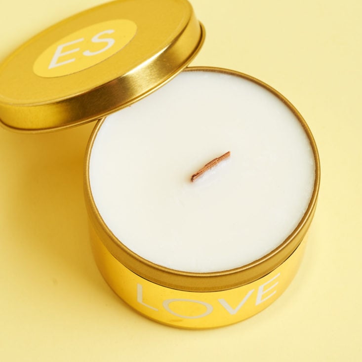 candle with wood wick