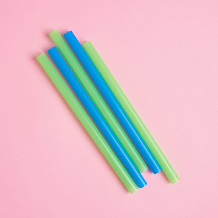 pile of wide smoothie straws