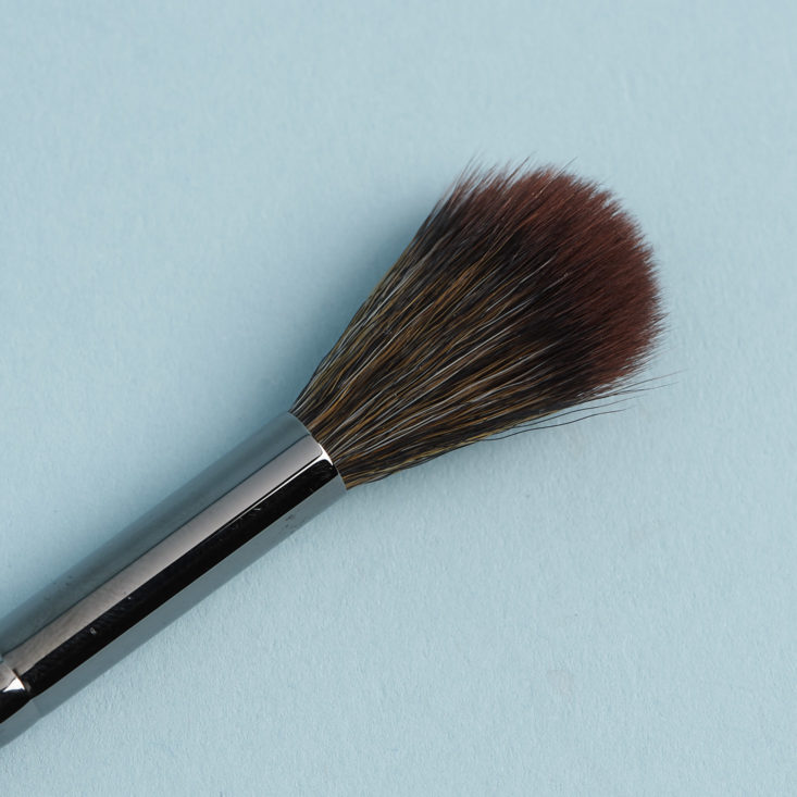 close up of the E61 Pointed Highlight Brush