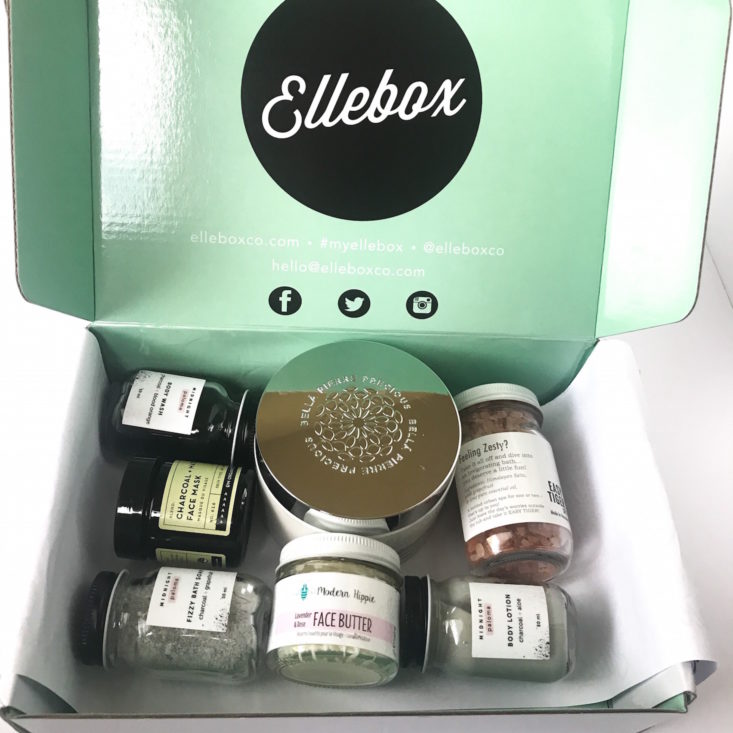 ElleBox LE March 2018 open box 2