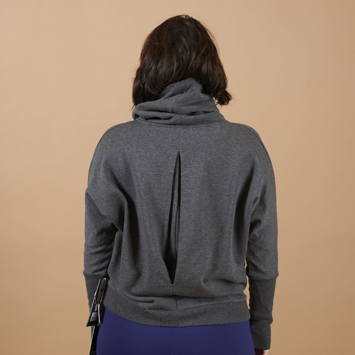 wantable fitness clothing subscription box april 2018 back pleat