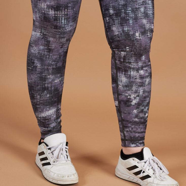 wantable fitness gray leggings with pattern