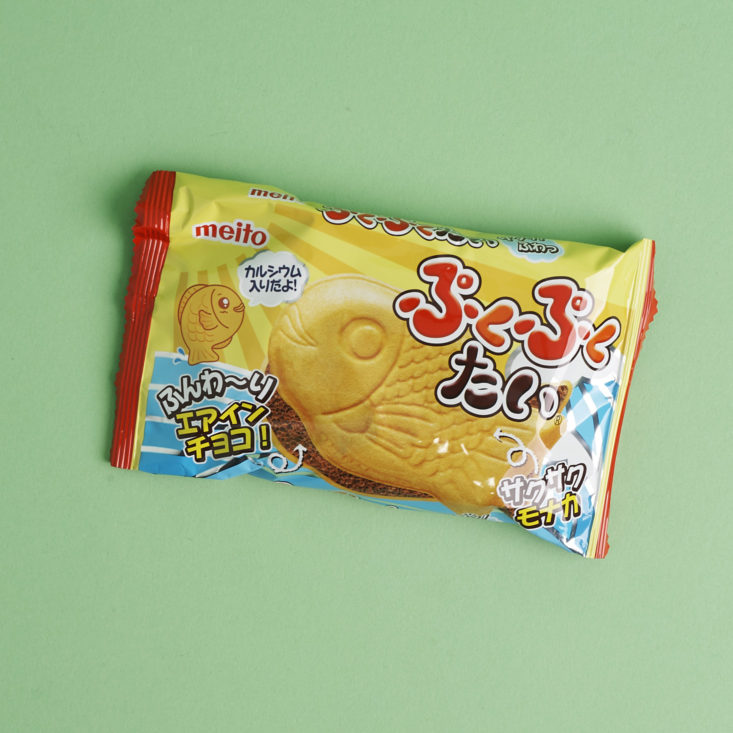 Fish shaped wafer cookie in package