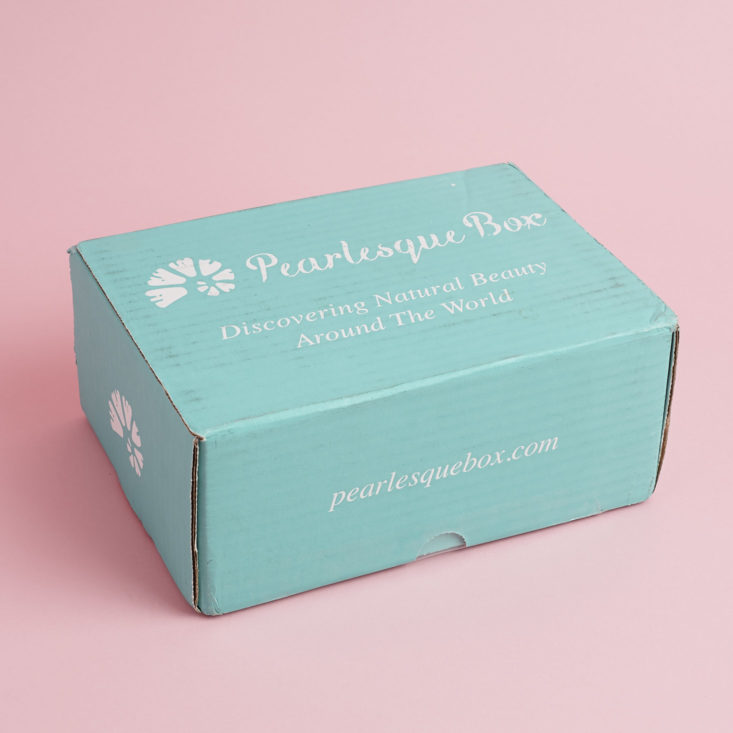 Pearlesque Box lying down