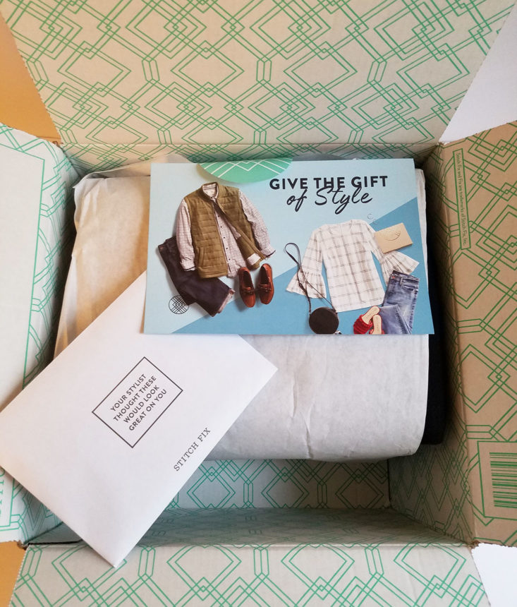 Stitch Fix Plus June 2018 Box 0002 box inside