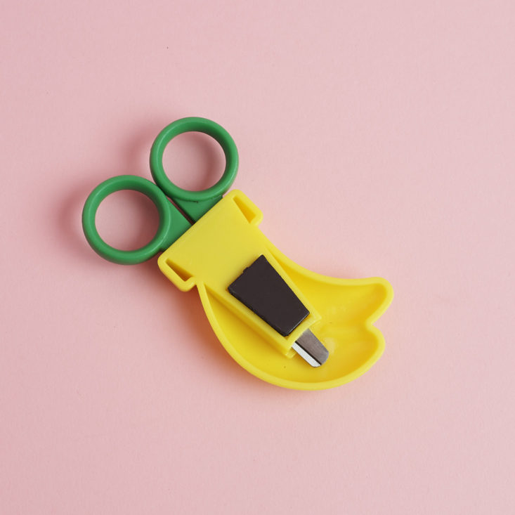 back of banana scissors to show magnet