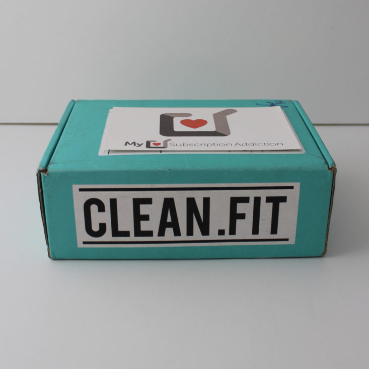 closed Clean Fit box