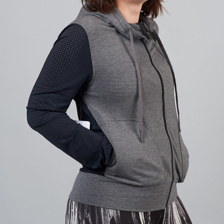 wantable fitness hoodie pockets