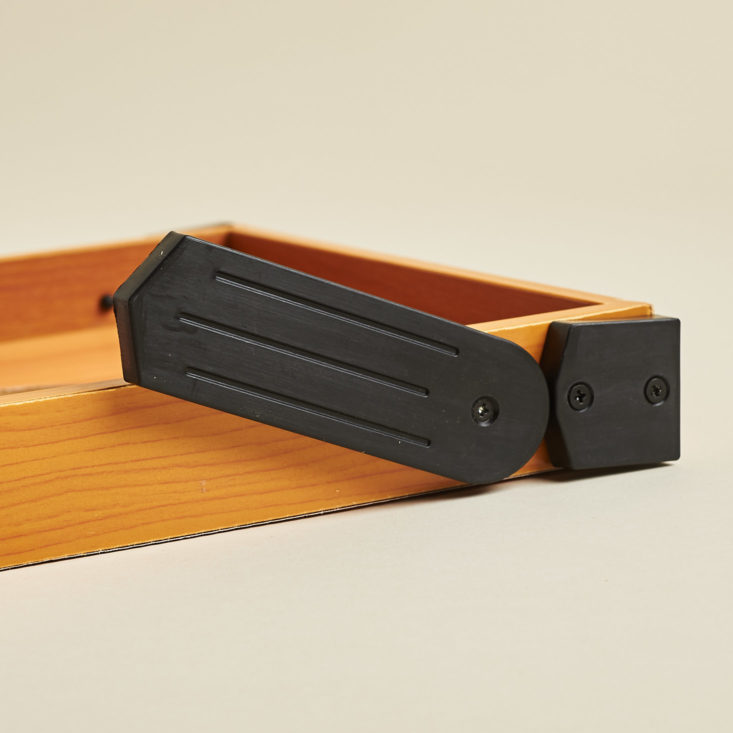 Breo Box Fall September 2018 - Double-sided Game Board Stand Front