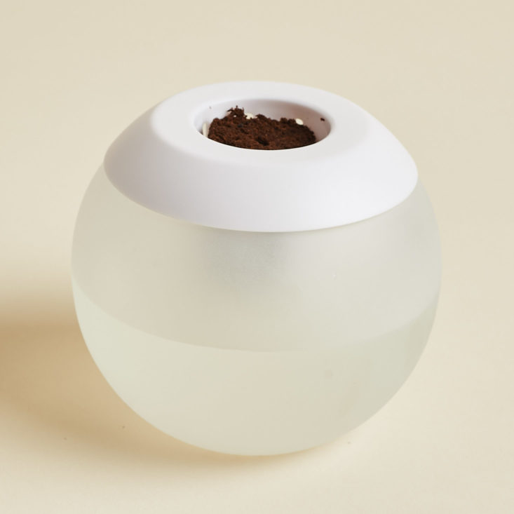 Breo Box Fall September 2018 - Glass Hydropod Installed Peat Grow Plug Front
