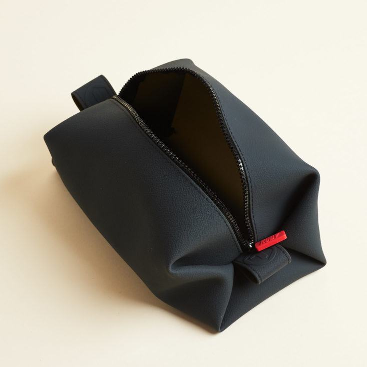 Breo Box Fall September 2018 - Tooletries Koby Bag Black Opened Top