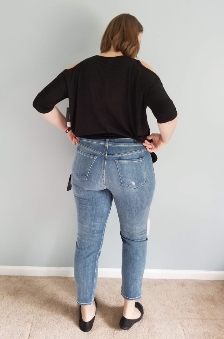 Daily Look October 2018 black top and jeans back
