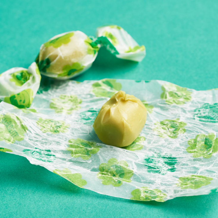 Korean Snacks Box October 2018 - Milk Soft Candy Matcha Open