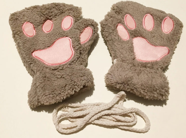 YumeTwins Subscription Box October 2018 - Cute Cat Paw Gloves Both Front