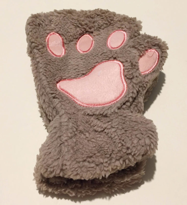 YumeTwins Subscription Box October 2018 - Cute Cat Paw Gloves Single Front
