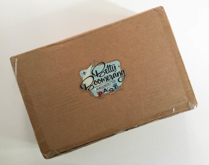 Betty Boomerang Subscription Box Review October 2018 - Box Closed Top