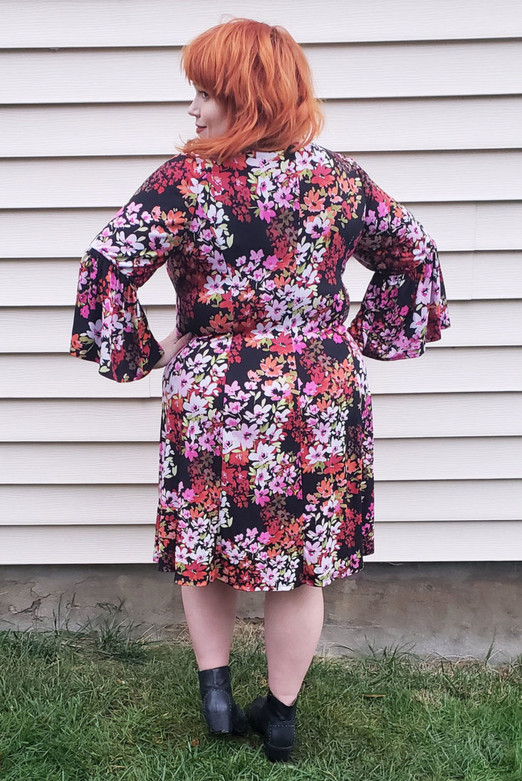 Gwynnie Bee Box October 2018 - Bell Sleeve Floral Fit And Flare Dress By London Times 0017