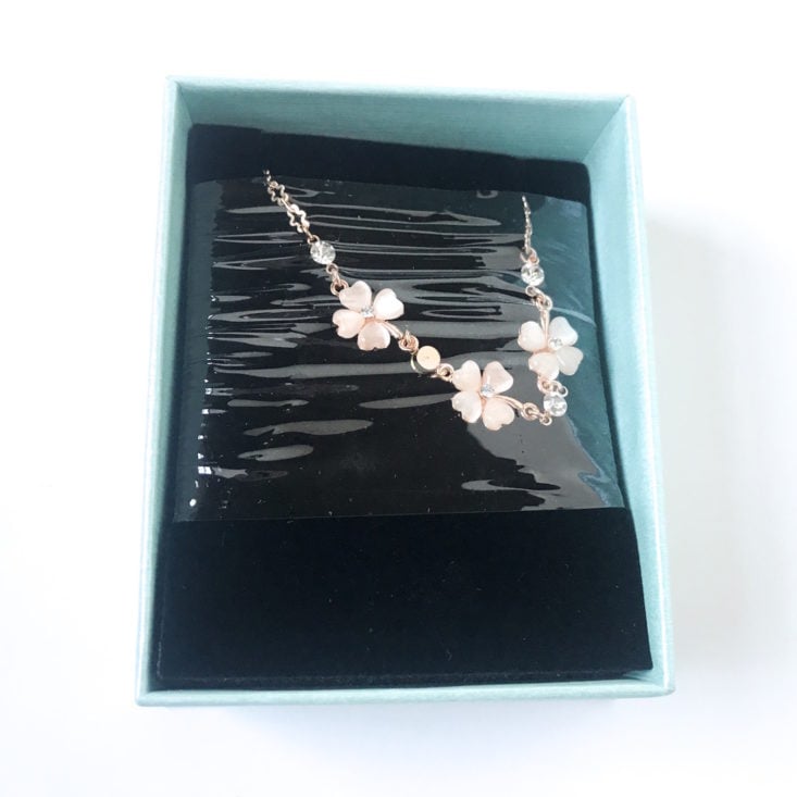 Apollo Jewelry Surprise Box December 2018 - Crystal Clover Bracelet Box Open Top