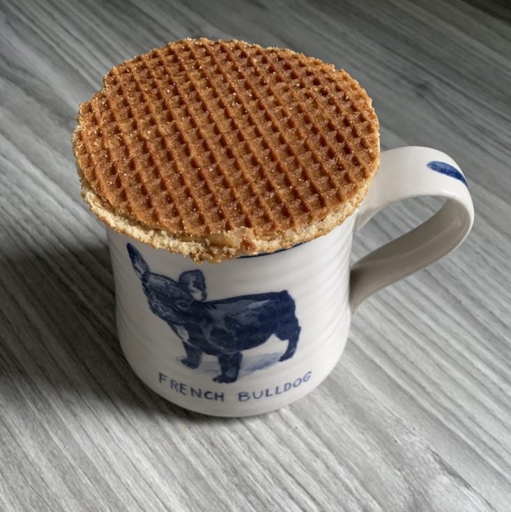 SnackSack Classic Box Review December 2018 - Belgian Boys Stroopwafel Caramel Waffle With Cup Top