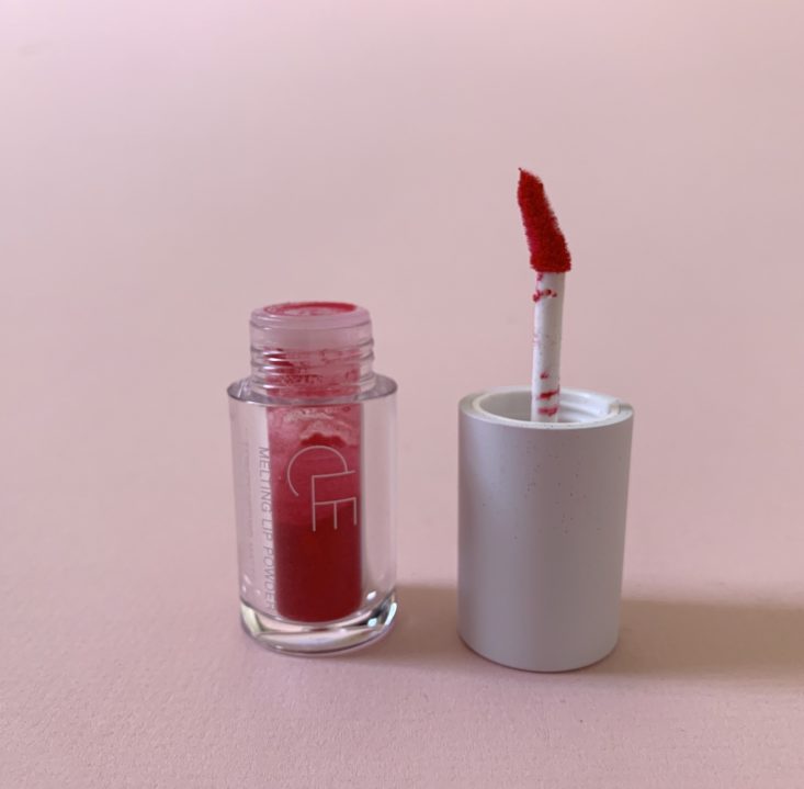 Sweet Sparkle Makeup December 2018 - CLĒ Cosmetics Melting Lip Powder Open Front
