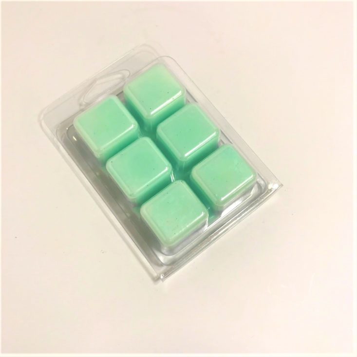 TheraBox November “Peace” 2018 - Luxe Sugar Mama Mint Buttercream Cupcakes Wax Melts Back
