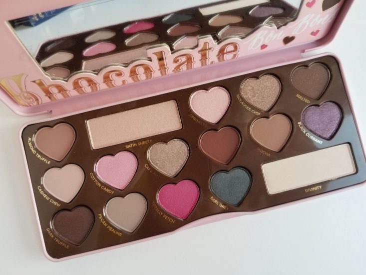 Too Faced 2018 Black Friday Mystery Box eyeshadow palette close up