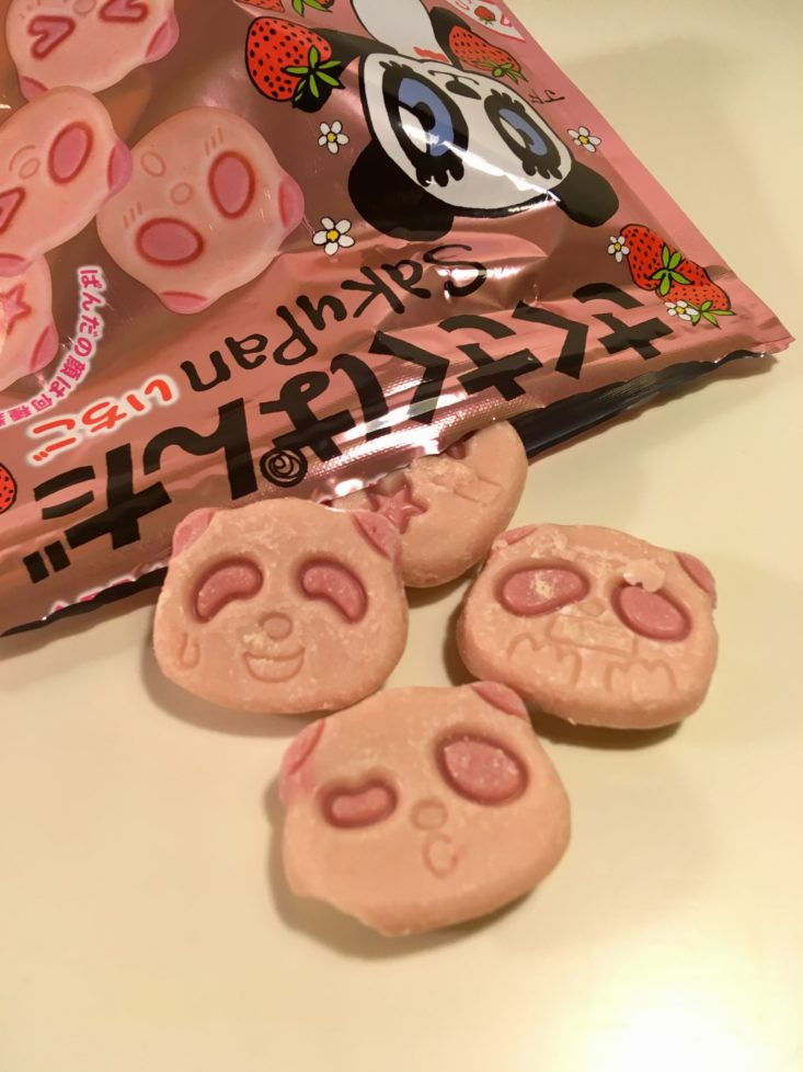 ZenPop Ramen Sweets Mix Pack November 2018 Green Goodness Review - Sakusaku Panda Strawberry Cookies Pieces Top