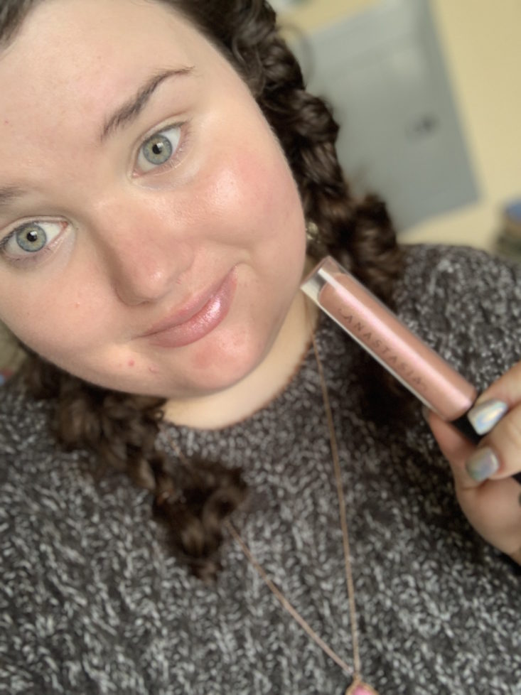 Sephora Favorites Give Me Some Shine - Model Viewing Anastasia Beverly Hills Lip Gloss In Venus Front