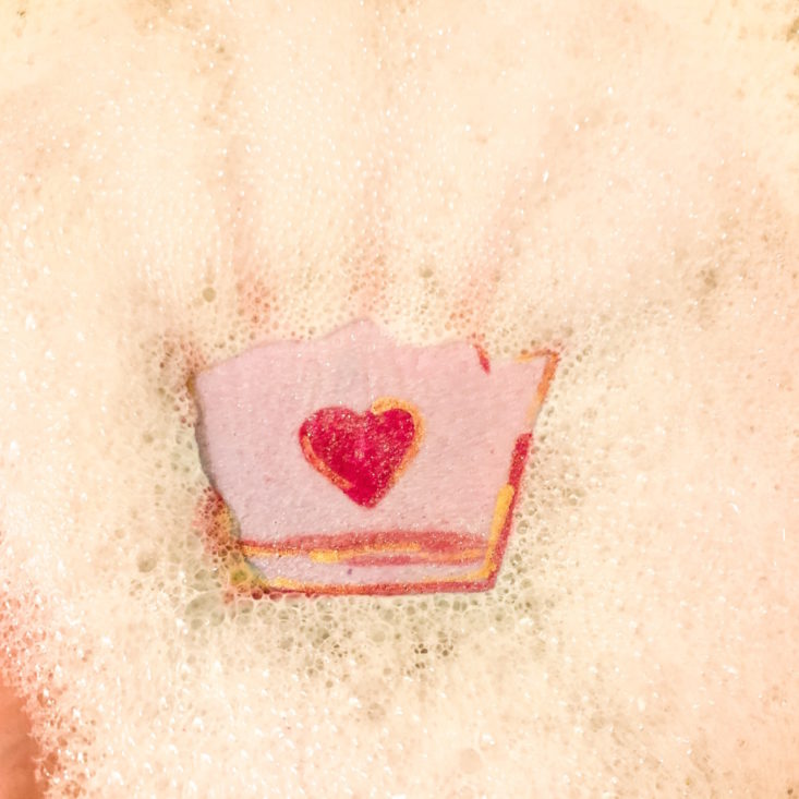 Crescent City Swoon Box February 2019 - Queen of Hearts Bath Bomb Bubbles 1