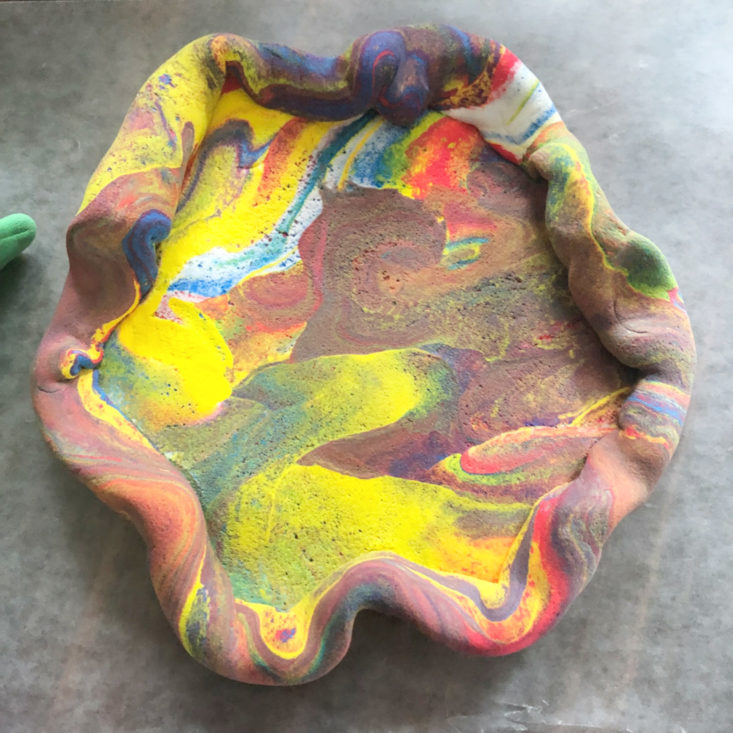 37 Crayola® CIY Box “Marble Madness” March 2019 - Craft 2 Marble Treasure Dish
