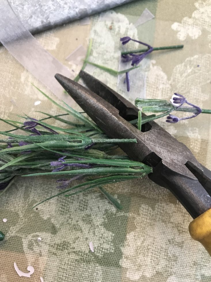 Confetti Grace April 2019 - snipping lavendar Top