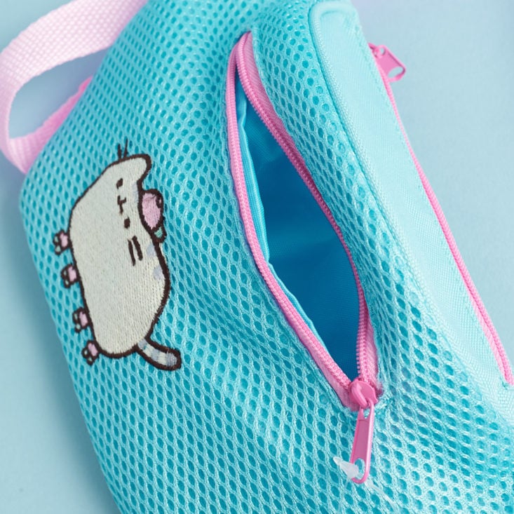 close up of front zipper pocket on Pusheen Fanny Pack