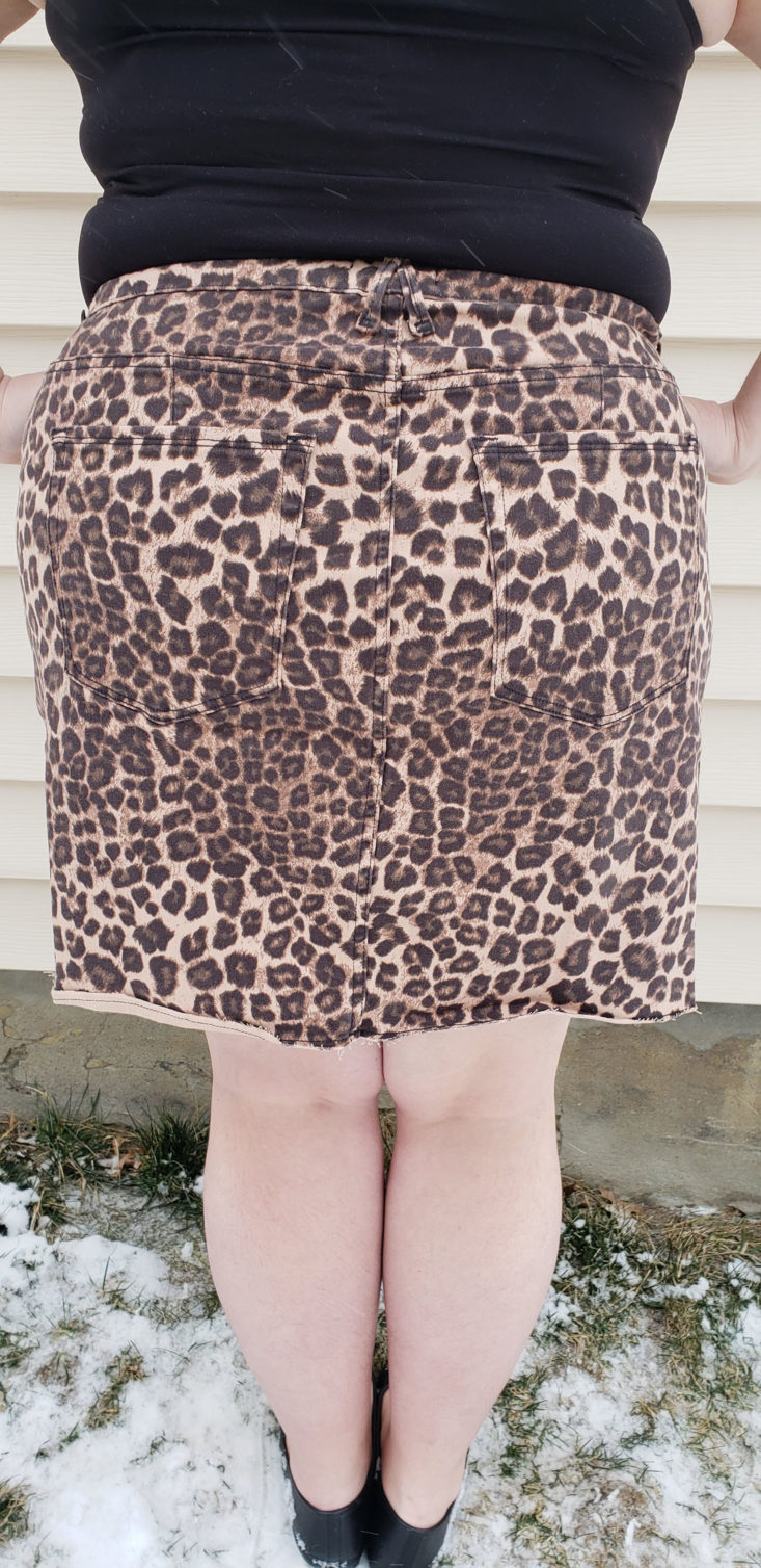 Trunk Club Plus Size Subscription Box Review March 2019 - Cheetah Print Raw Edge Miniskirt by GOOD AMERICAN 4 Back Closer