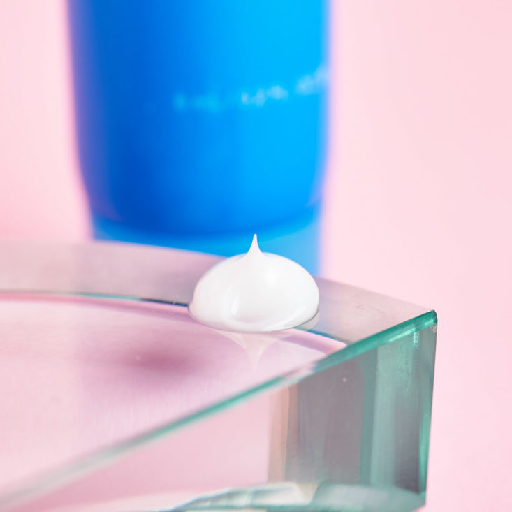 Allure Beauty Box May 2019 review water cream detal