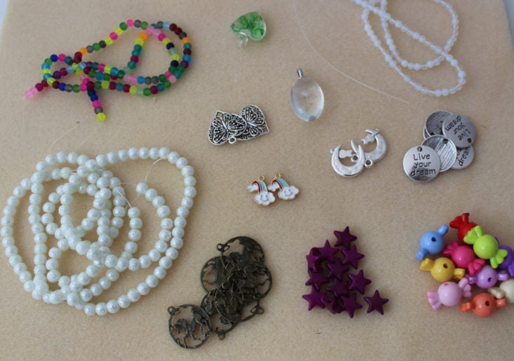 Blueberry Cove Beads May 2019 - Review Top
