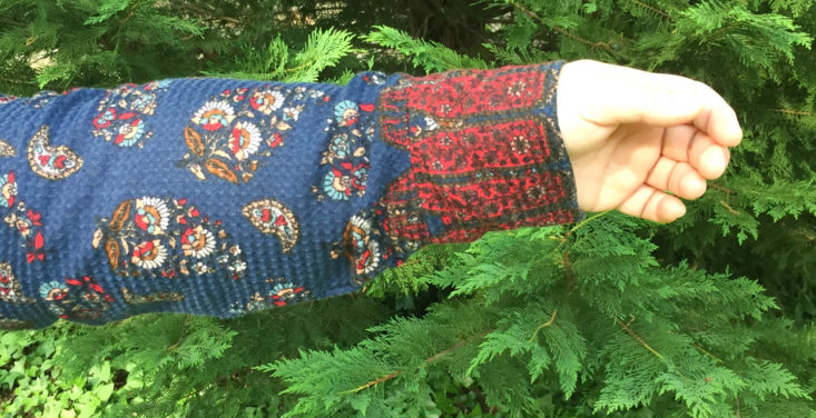 Gwynnie Bee May 2019 - Lace Up Printed Lara Henley Sleeve View