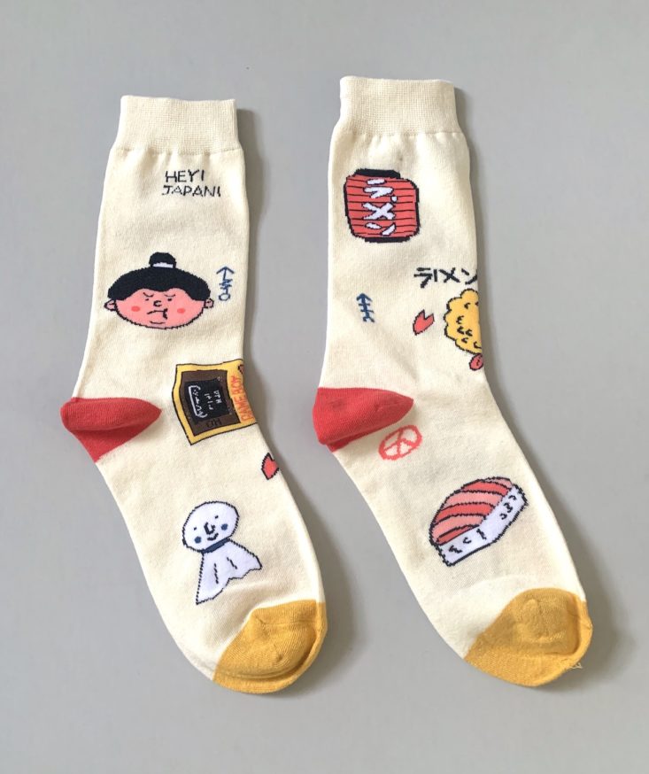Quirky Crate Subscription Review May 2019 - Hey Japan Socks 4