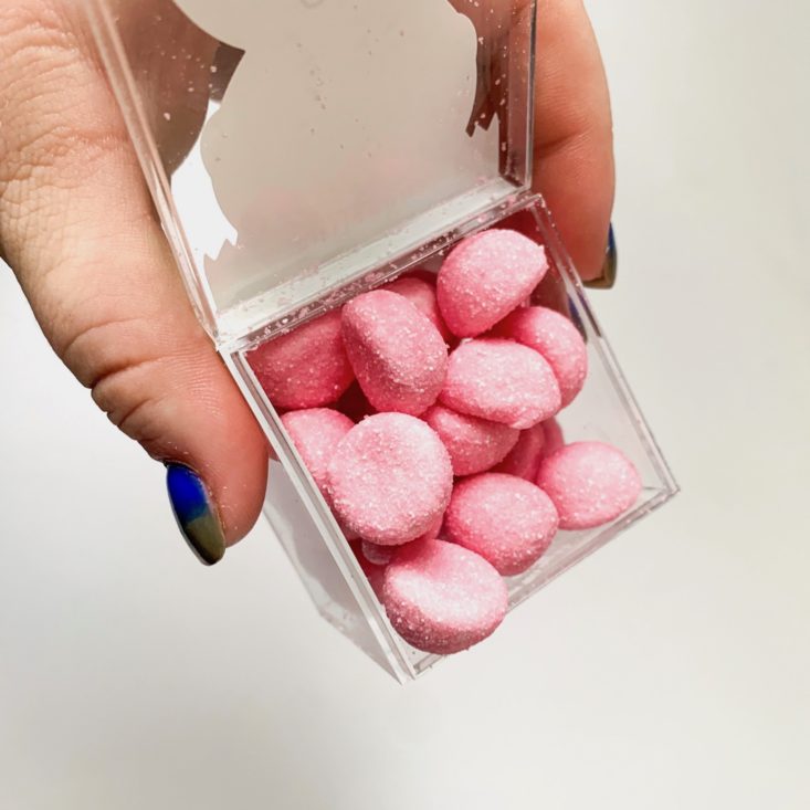 Sugarfina June 2019 - Pink Bunny Tails, Small Candy Cube 4