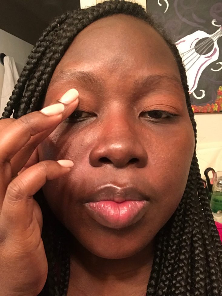 BoxyCharm September 2019 - Using My Finger To Add Color On My Eyelid