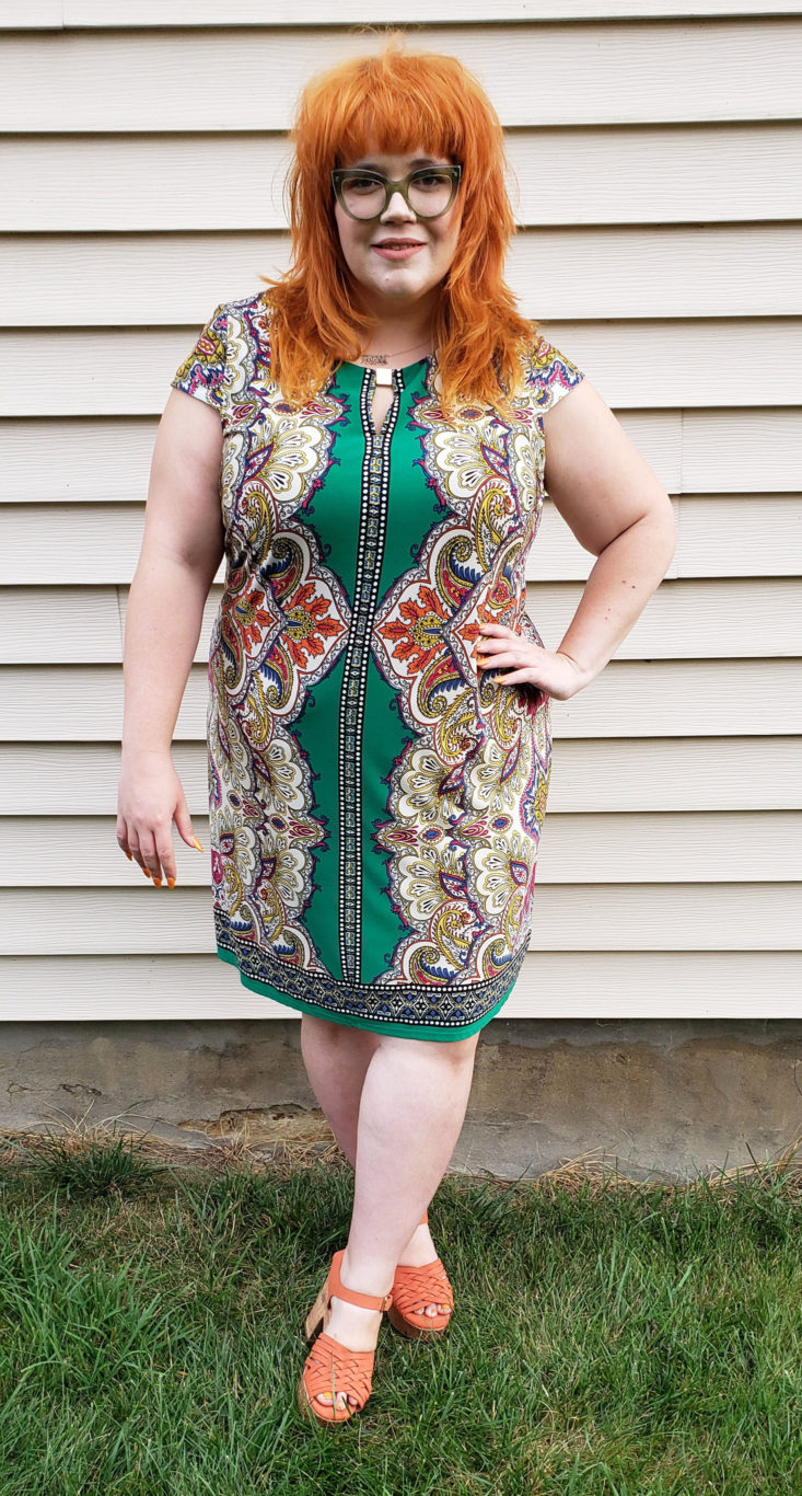Gwynnie Bee Box August 2019 - Model Wearing Mirrored Paisley Cap Sleeve Shift Dress Front 2 Front